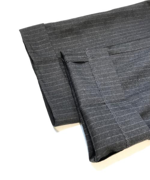 LARDINI（ラルディーニ）LARDINI (ラルディーニ) ストライプセットアップスーツ グレー サイズ:48の古着・服飾アイテム