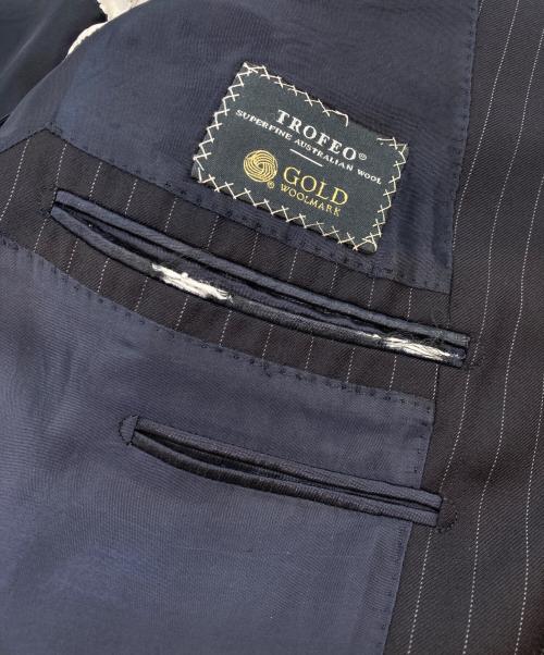 ERMENEGILDO ZEGNA（エルメネジルド・ゼニア）ERMENEGILDO ZEGNA (エルメネジルド・ゼニア) 3Bストライプテーラードジャケット ネイビー サイズ:‐の古着・服飾アイテム