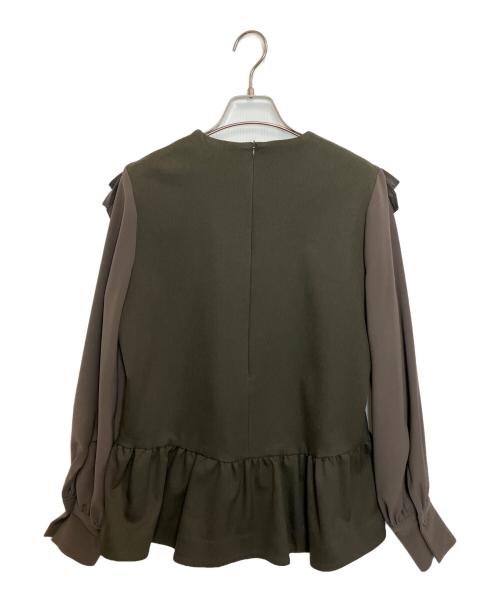 hue DAY TO EVENING（ヒュー デイ トゥ イブニング）hue DAY TO EVENING (ヒュー デイ トゥ イブニング) フリルブラウス カーキ サイズ:Mの古着・服飾アイテム
