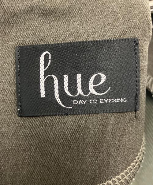 hue DAY TO EVENING（ヒュー デイ トゥ イブニング）hue DAY TO EVENING (ヒュー デイ トゥ イブニング) フリルブラウス カーキ サイズ:Mの古着・服飾アイテム
