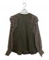 hue DAY TO EVENING（ヒュー デイ トゥ イブニング）の古着「フリルブラウス」｜カーキ