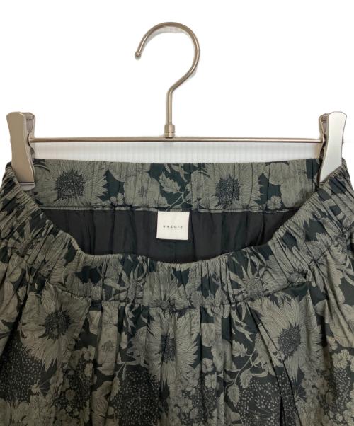 KAGURE（カグレ）KAGURE (カグレ) リバティプリントスカート ブラック サイズ:Freeの古着・服飾アイテム