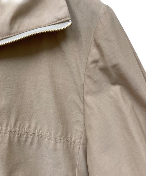 YORI（ヨリ）YORI (ヨリ) バックギャザー撥水パーカー ベージュ サイズ:Freeの古着・服飾アイテム