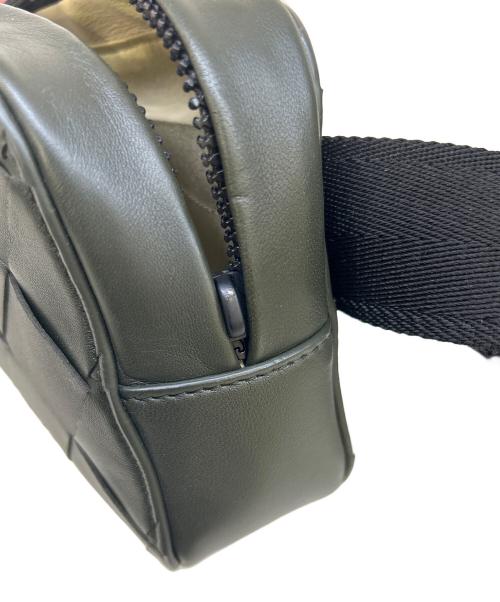 BOTTEGA VENETA（ボッテガベネタ）BOTTEGA VENETA (ボッテガベネタ) イントレチャート ビッグ ベルトバッグ オリーブの古着・服飾アイテム