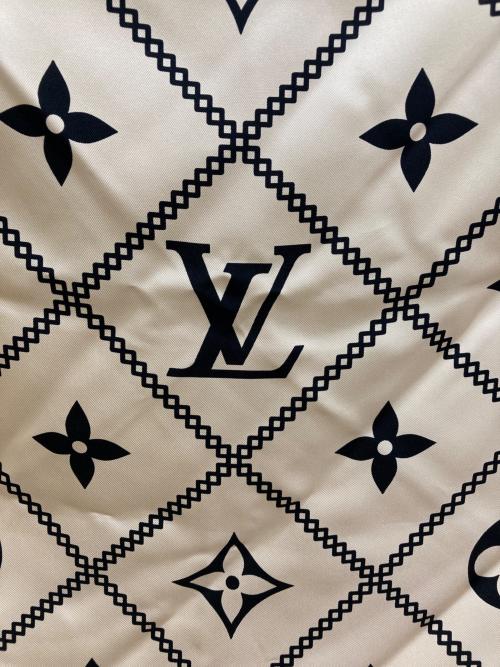 LOUIS VUITTON（ルイ ヴィトン）LOUIS VUITTON (ルイ ヴィトン) スカーフの古着・服飾アイテム
