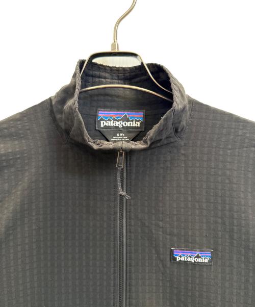 Patagonia（パタゴニア）Patagonia (パタゴニア) R1 TECHFACE JACKET ブラック サイズ:Ｓの古着・服飾アイテム