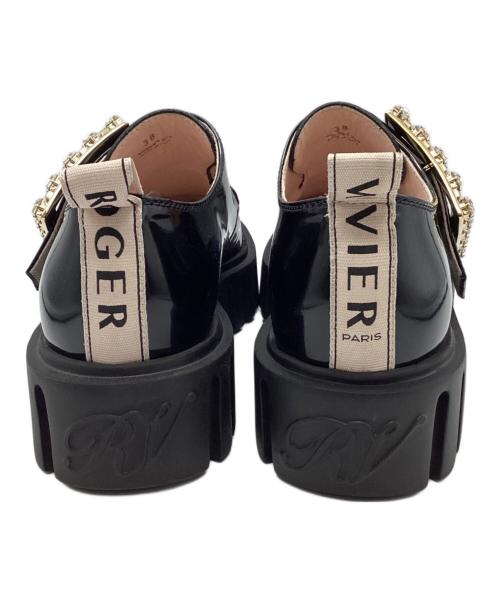 Roger Vivier（ロジェ ヴィヴィエ）Roger Vivier (ロジェ ヴィヴィエ) ストラスバックル パテント ローファー ブラック サイズ:38の古着・服飾アイテム