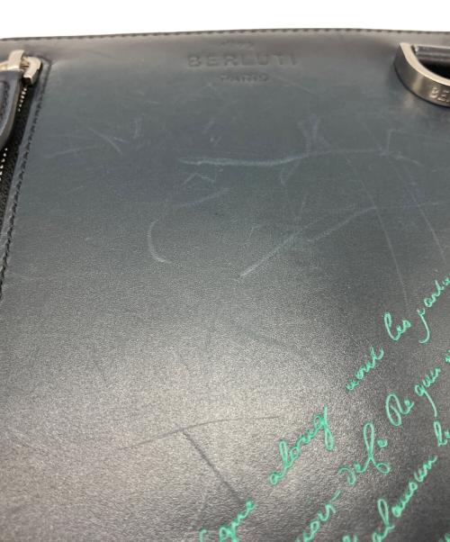 Berluti（ベルルッティ）Berluti (ベルルッティ) デイライトカリグラフィショルダーバッグ ネイビーの古着・服飾アイテム