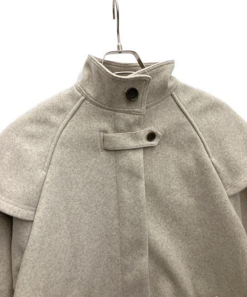 FREAK'S STORE（フリークスストア）FREAK'S STORE (フリークスストア) ウーリーケープスリーブショートコート ベージュ サイズ:SIZEFREE 未使用品の古着・服飾アイテム
