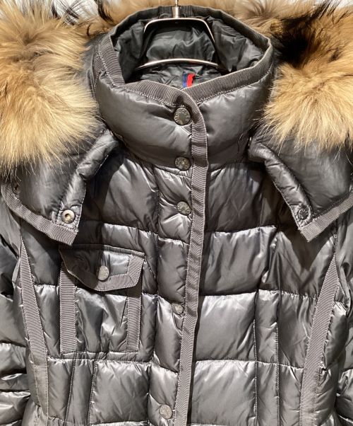 MONCLER（モンクレール）MONCLER (モンクレール) HERMIFUR ダウンコート グレーの古着・服飾アイテム