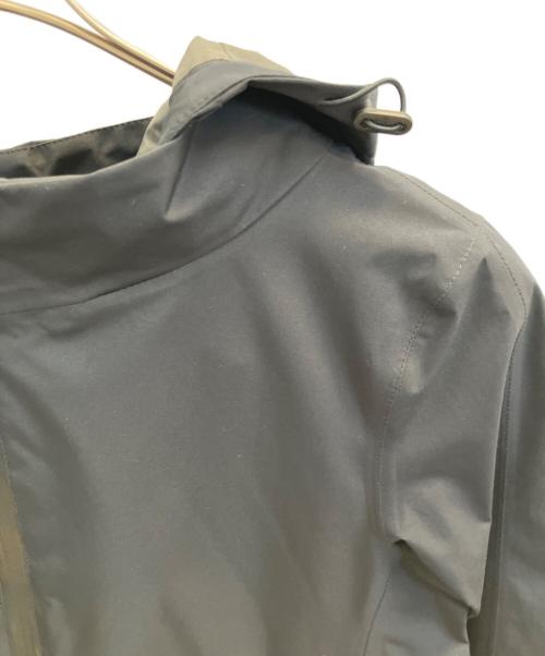 HERNO（ヘルノ）HERNO (ヘルノ) ラミナーケープコート ブラック サイズ:38の古着・服飾アイテム