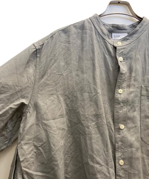 Hed Mayner（ヘド メイナー）Hed Mayner (ヘド メイナー) 3PLEATS SHORT SLEEVE SHIRT グレー サイズ:XSの古着・服飾アイテム