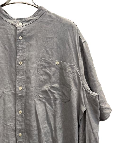 Hed Mayner（ヘド メイナー）Hed Mayner (ヘド メイナー) 3PLEATS SHORT SLEEVE SHIRT グレー サイズ:XSの古着・服飾アイテム