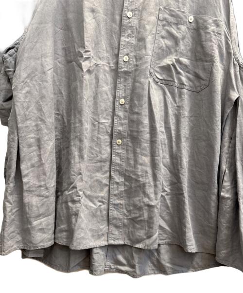 Hed Mayner（ヘド メイナー）Hed Mayner (ヘド メイナー) 3PLEATS SHORT SLEEVE SHIRT グレー サイズ:XSの古着・服飾アイテム