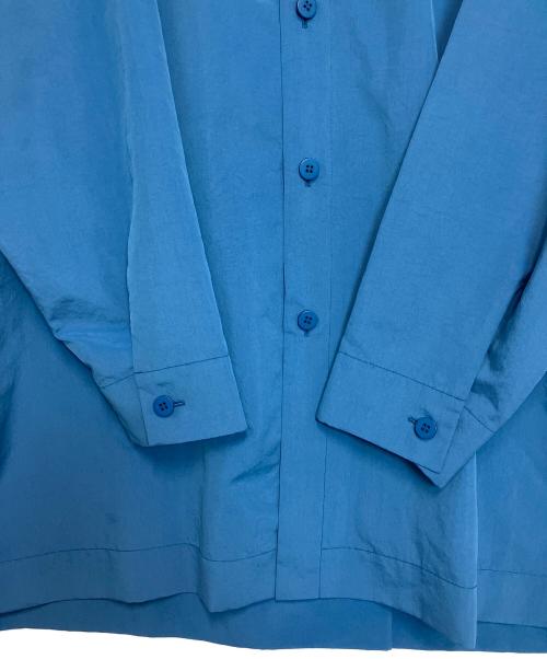 HOMME PLISSE ISSEY MIYAKE（オム プリッセ イッセイ ミヤケ）HOMME PLISSE ISSEY MIYAKE (オム プリッセ イッセイ ミヤケ) PACKABLE SHIRT ブルー サイズ:3の古着・服飾アイテム