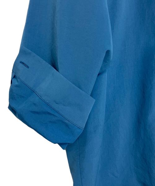 HOMME PLISSE ISSEY MIYAKE（オム プリッセ イッセイ ミヤケ）HOMME PLISSE ISSEY MIYAKE (オム プリッセ イッセイ ミヤケ) PACKABLE SHIRT ブルー サイズ:3の古着・服飾アイテム