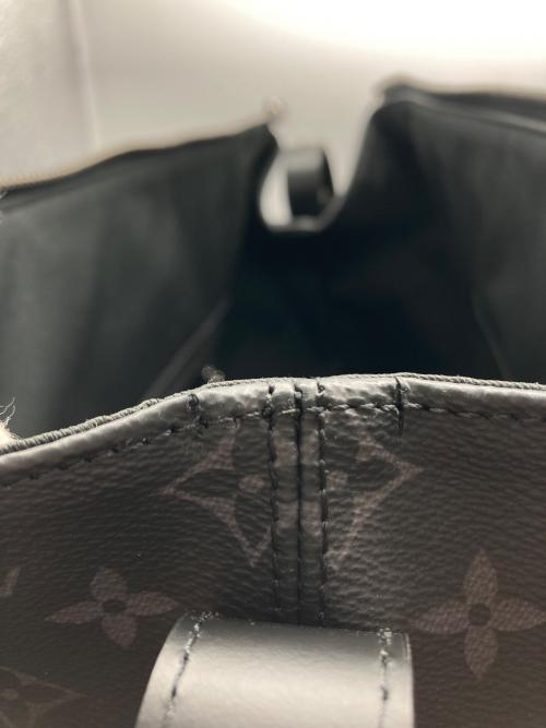LOUIS VUITTON（ルイ ヴィトン）LOUIS VUITTON (ルイ ヴィトン) 2WAYショルダーバッグ ブラックの古着・服飾アイテム
