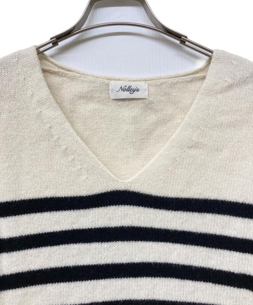 NOLLEY'S（ノーリーズ）NOLLEY'S (ノーリーズ) ロゴ刺繍入りVネックプルオーバーニット ホワイト サイズ:SIZE 38の古着・服飾アイテム