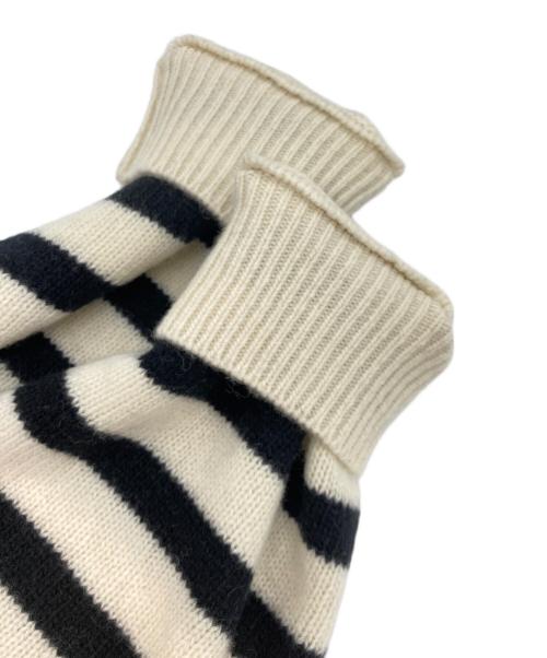 NOLLEY'S（ノーリーズ）NOLLEY'S (ノーリーズ) ロゴ刺繍入りVネックプルオーバーニット ホワイト サイズ:SIZE 38の古着・服飾アイテム