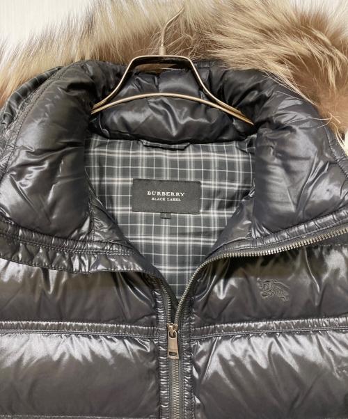BURBERRY BLACK LABEL（バーバリーブラックレーベル）BURBERRY BLACK LABEL (バーバリーブラックレーベル) 裏地チェックシルバーフォックスファーダウンジャケット ブラック サイズ:Lの古着・服飾アイテム