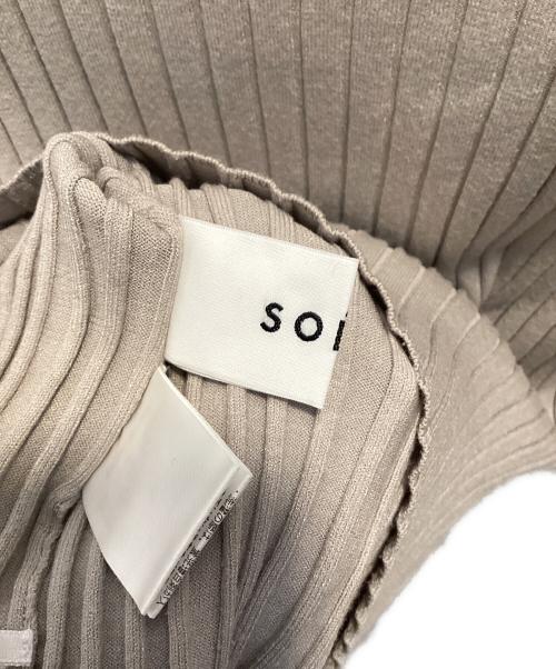 SOEJU（ソージュ）SOEJU (ソージュ) ワイドリブタートルネックニット ベージュ サイズ:Ｓの古着・服飾アイテム