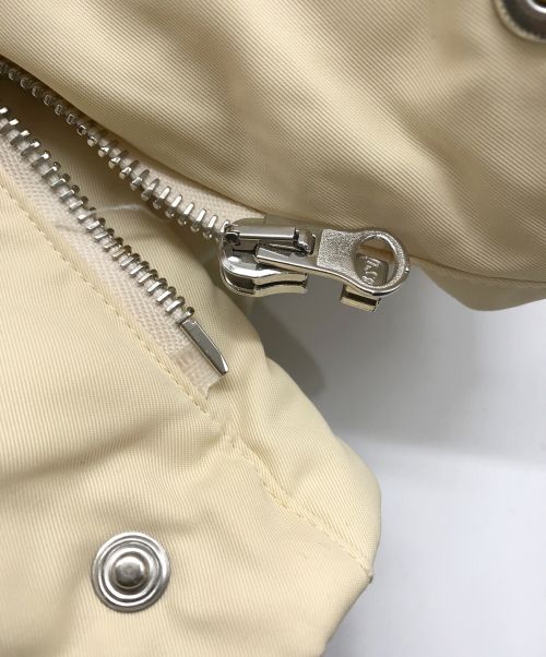 MM6 Maison Margiela（エムエムシックスメゾンマルジェラ）MM6 Maison Margiela (エムエムシックス メゾンマルジェラ) ダウンベスト/S62FB0054/S54882 アイボリー サイズ:Sの古着・服飾アイテム