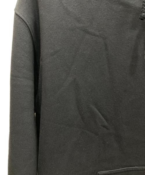 MM6 Maison Margiela（エムエムシックスメゾンマルジェラ）MM6 Maison Margiela (エムエムシックスメゾンマルジェラ) ロゴ刺繍フーディ ブラック サイズ:Mの古着・服飾アイテム