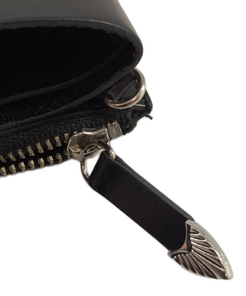 TOGA PULLA（トーガ プルラ）TOGA PULLA (トーガ プルラ) Leather Shoulder Wallet ブラックの古着・服飾アイテム