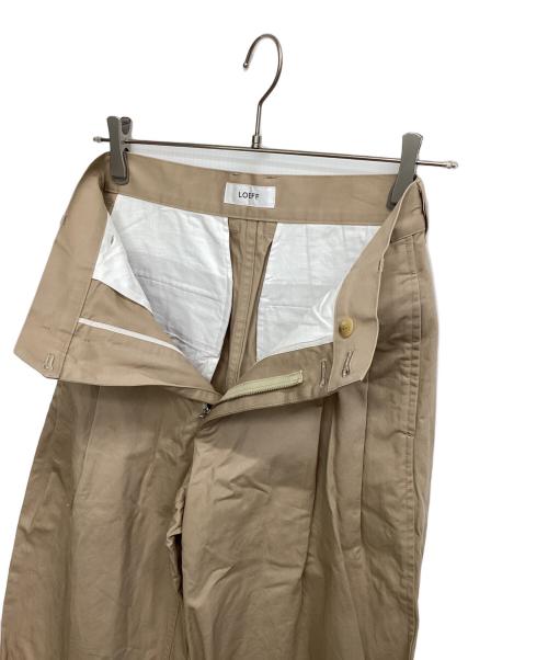 LOEFF（ロエフ）LOEFF (ロエフ) コットンツイル 2タック チノパンツ ベージュの古着・服飾アイテム