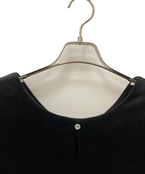 Sea Room lynn（シールームリン）Sea Room lynn (シールームリン) COELIE (コエリー) AOI IHARA (アオイイハラ) パッドinマットベロアHOLEトップス ブラック サイズ:Free 未使用品の古着・服飾アイテム