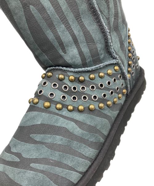 UGG（アグ）UGG (アグ) JIMMY CHOO (ジミーチュウ) スタッズムートンブーツ ネイビー サイズ:23cmの古着・服飾アイテム