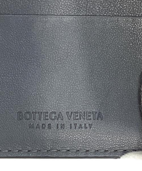 BOTTEGA VENETA（ボッテガベネタ）BOTTEGA VENETA (ボッテガベネタ) マネークリップ付き二つ折りウォレット グレーの古着・服飾アイテム