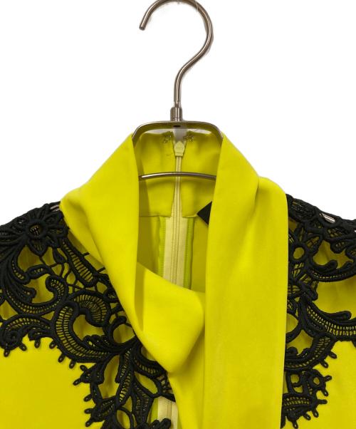 DSQUARED2（ディースクエアード）DSQUARED2 (ディースクエアード) ボウタイワンピース イエロー サイズ:SIZE 42の古着・服飾アイテム