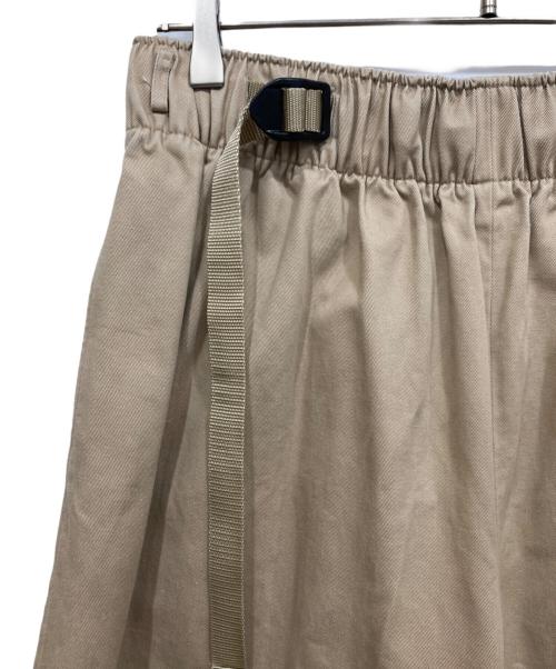 REVERBERATE（リバーバレイト）REVERBERATE (リバーバレイト) BELTED TROUSERS TYPE-3 ベージュ サイズ:4の古着・服飾アイテム