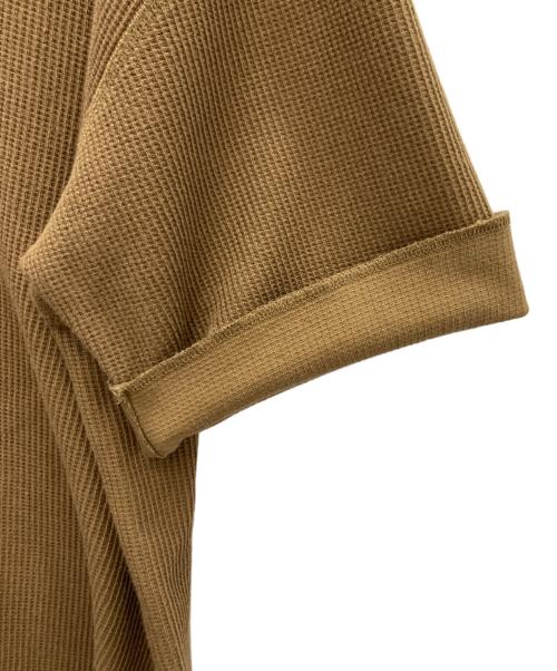 blurhms ROOTSTOCK（ブラームスルーツストック）blurhms ROOTSTOCK (ブラームスルーツストック) ワッフルS/Sカットソー ブラウン サイズ:SIZE 2の古着・服飾アイテム