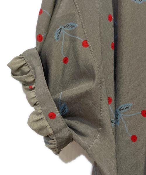 PINK HOUSE（ピンクハウス）PINK HOUSE (ピンクハウス) チェリープリントワンピース グレー サイズ:Freeの古着・服飾アイテム