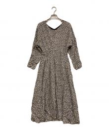 SOULEIADO（ソレイアード）の古着「レーヨンプリントVネックフレアワンピース」｜ブラック