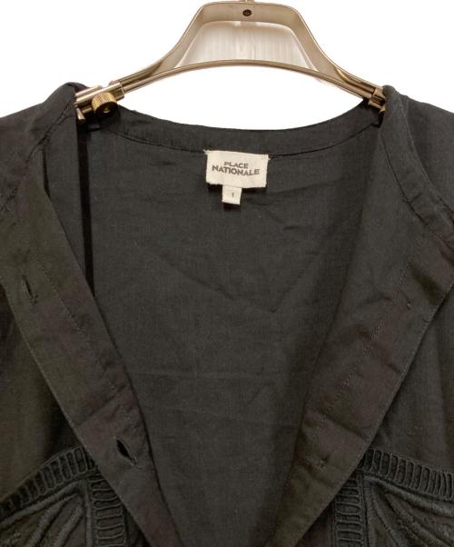 PLACE NATIONALE（プレイスナショナル）PLACE NATIONALE (プレイスナショナル) エンブロイダリーワンピース ブラック サイズ:SIZE 1の古着・服飾アイテム