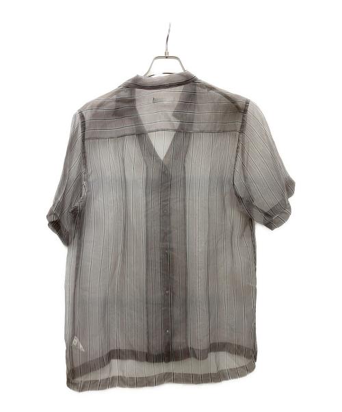 CMMN SWDN（コモンスウェーデン）CMMN SWDN (コモンスウェーデン) シルクストライプシアーシャツ グレー サイズ:SIZE46の古着・服飾アイテム
