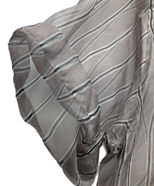 CMMN SWDN（コモンスウェーデン）CMMN SWDN (コモンスウェーデン) シルクストライプシアーシャツ グレー サイズ:SIZE46の古着・服飾アイテム