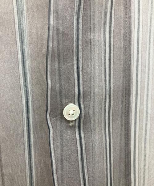CMMN SWDN（コモンスウェーデン）CMMN SWDN (コモンスウェーデン) シルクストライプシアーシャツ グレー サイズ:SIZE46の古着・服飾アイテム