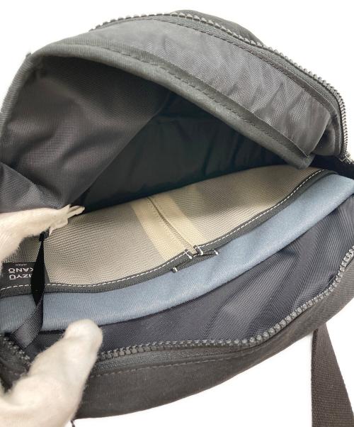 NIZYU KANO（ニジュウカノウ）NIZYU KANO (ニジュウカノウ) FUKUI SIWAナイロンボディバッグ ブラック 未使用品の古着・服飾アイテム
