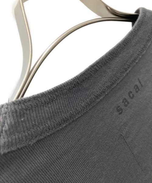 sacai（サカイ）sacai (サカイ) Graphic Embroidery L/S T-Shirt グレー サイズ:2の古着・服飾アイテム