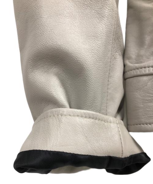 AOURE（アウール）AOURE (アウール) ウォッシュドレザー ライダースジャケット アイボリー サイズ:Sの古着・服飾アイテム