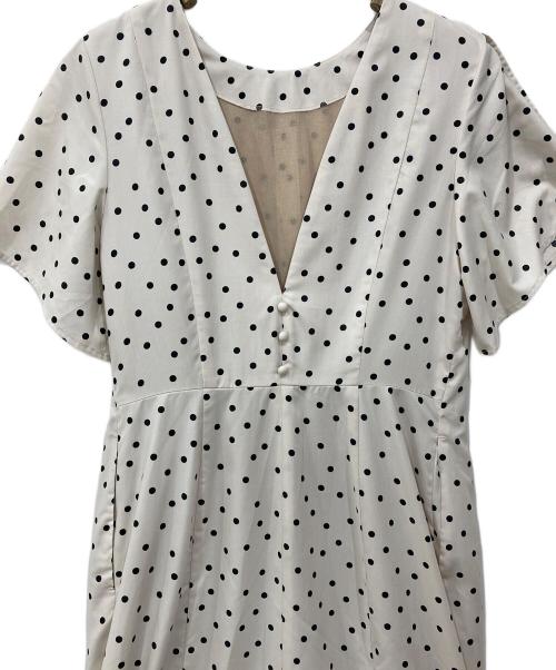 uncrave（アンクレイヴ3.）uncrave (アンクレイヴ3.) ドットプリント ワンピース アイボリーの古着・服飾アイテム
