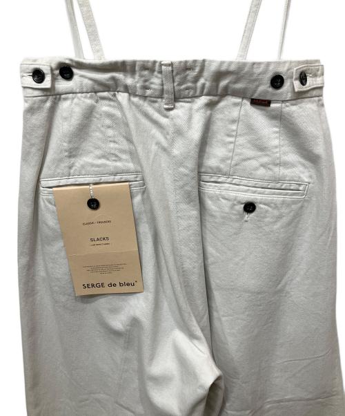 SERGE de bleu（サージ デ ブルー）SERGE de bleu (サージ デ ブルー) 2TUCK SUSPENDER SLACKS ホワイト サイズ:36 未使用品の古着・服飾アイテム