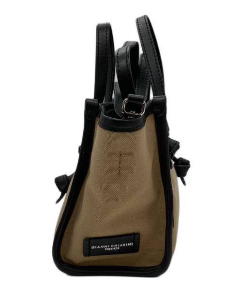 GIANNI CHIARINI（ジャンニ キアリーニ）GIANNI CHIARINI (ジャンニ キアリーニ) 2WAYショルダーミニバッグ ベージュの古着・服飾アイテム