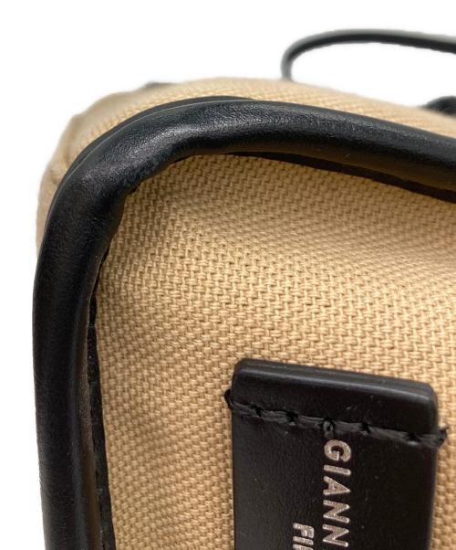 GIANNI CHIARINI（ジャンニ キアリーニ）GIANNI CHIARINI (ジャンニ キアリーニ) 2WAYショルダーミニバッグ ベージュの古着・服飾アイテム