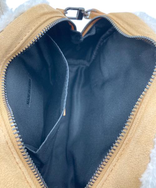 EMODA（エモダ）EMODA (エモダ) フェイクムートンボストンバッグ ベージュ サイズ:なし 未使用品の古着・服飾アイテム