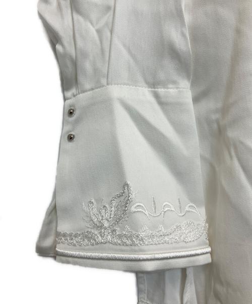 MURRAL（ミューラル）MURRAL (ミューラル) Framed embroidery wrap shirt ホワイト サイズ:Freeの古着・服飾アイテム